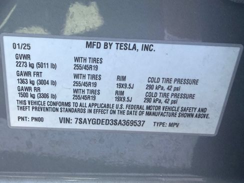 Used 2025 Tesla Model Y Long Range RWD image 16