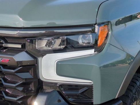 Used 2025 Chevrolet Silverado 1500 ZR2 w/ Technology Package AWD/4WD image 9
