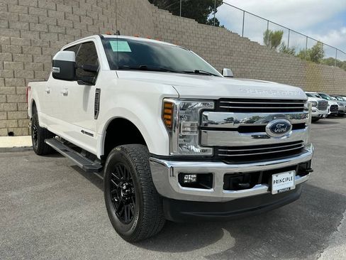 Used 2019 Ford F250 Lariat w/ Lariat Value Package AWD/4WD image 4