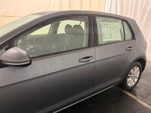 Used 2016 Volkswagen Golf S image 7