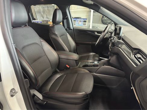 New 2025 Ford Escape ST-Line w/ Cold Weather Package AWD/4WD image 38