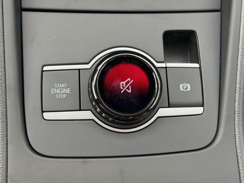 New 2026 Volkswagen Tiguan SE FWD image 31