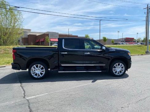 Used 2022 Chevrolet Silverado 1500 High Country w/ High Country Premium Package image 8