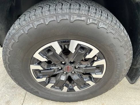 Used 2023 Nissan Frontier PRO-4X w/ Tow Package AWD/4WD image 9