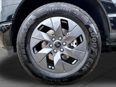 Used 2025 Ford F150 Lightning Flash AWD/4WD image 12