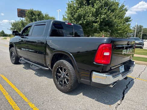 Used 2025 RAM 1500 Laramie AWD/4WD image 5