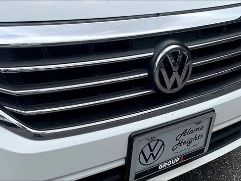 Used 2020 Volkswagen Passat 2.0T S image 31