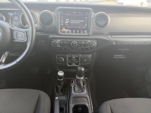 Used 2020 Jeep Wrangler Unlimited Sport S w/ Sun And Sound Package AWD/4WD image 16