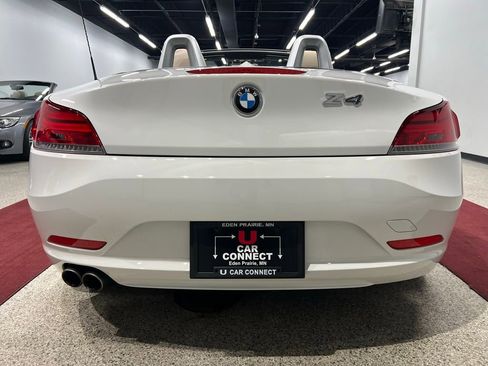 Used 2011 BMW Z4 sDrive30i image 23