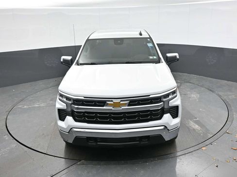 Used 2022 Chevrolet Silverado 1500 LT AWD/4WD image 32