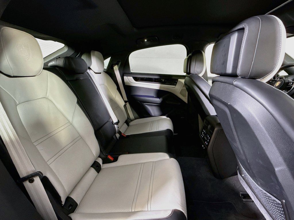 Certified 2026 Porsche Cayenne S AWD/4WD image 19
