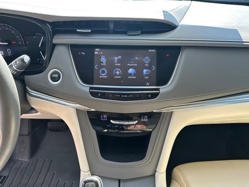 Used 2019 Cadillac XT5 Luxury FWD image 25