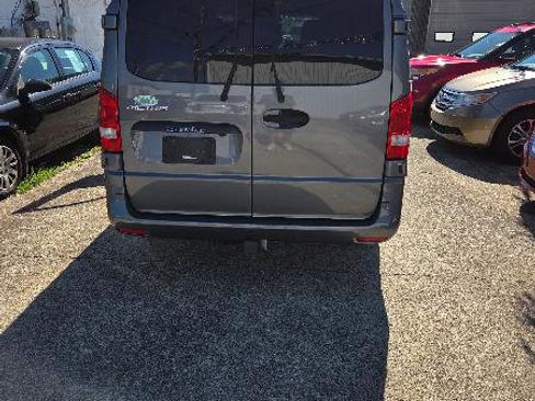 Used 2016 Mercedes-Benz Metris Passenger image 5