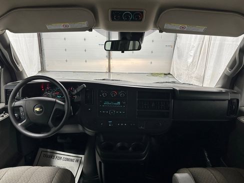 Used 2025 Chevrolet Express 3500 LT w/ LT Preferred Equipment Group image 30