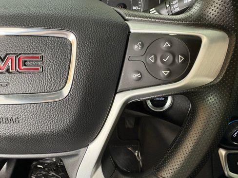 Used 2024 GMC Terrain SLE FWD image 25