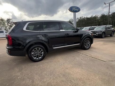 Used 2024 Kia Telluride LX FWD image 7