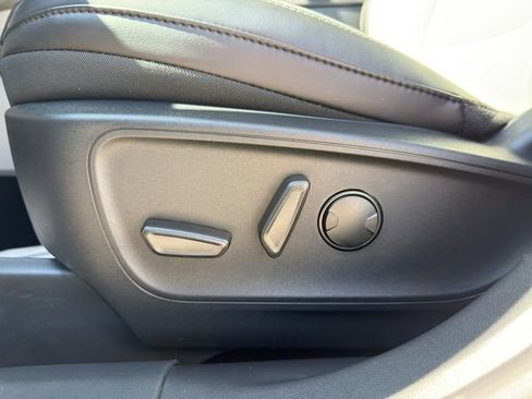 Used 2025 Ford Escape SE FWD image 21