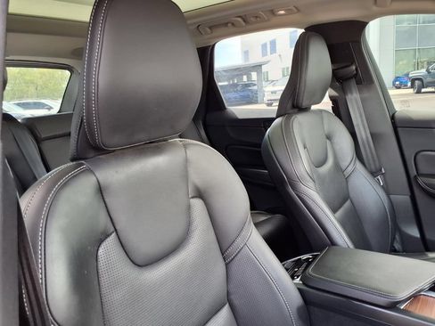 Used 2023 Volvo XC60 B5 Ultimate w/ Climate Package AWD/4WD image 19