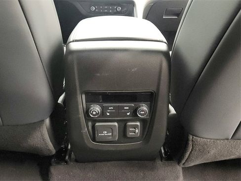 Used 2024 Buick Enclave Premium image 46