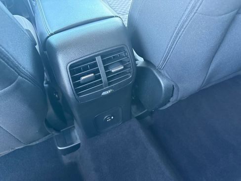 Used 2022 Ford Escape SE w/ Convenience Package image 16