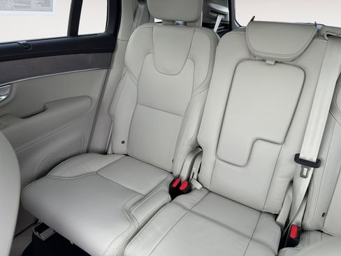 New 2026 Volvo XC90 T8 Ultra w/ Protection Package Premier AWD/4WD image 13