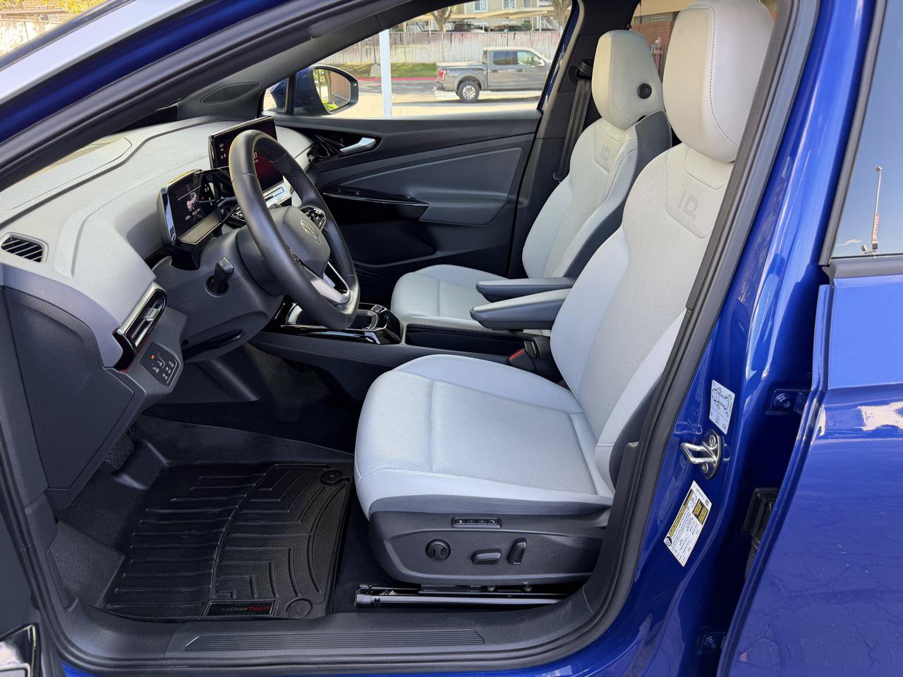 Used 2022 Volkswagen ID.4 Pro S w/ Gradient Package AWD/4WD image 3
