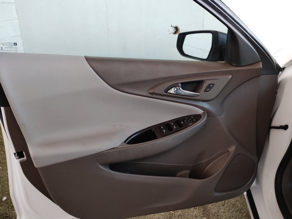 Used 2020 Chevrolet Malibu LS FWD image 21