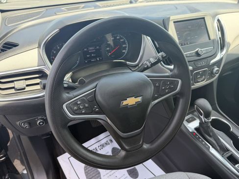Used 2022 Chevrolet Equinox LS w/ Driver Confidence II Package AWD/4WD image 19