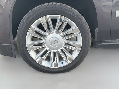Used 2018 Cadillac Escalade Platinum AWD/4WD image 44