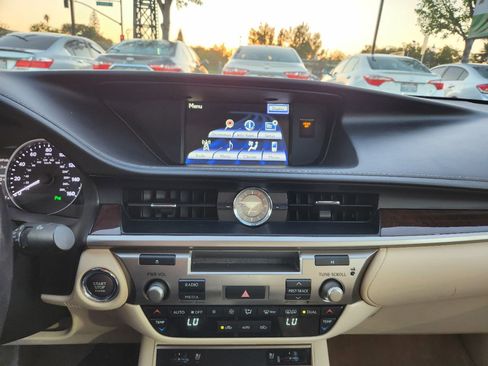 Used 2014 Lexus ES 350 w/ Premium Package image 15