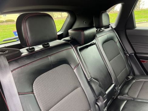 Used 2025 Ford Escape ST-Line Select AWD/4WD image 31
