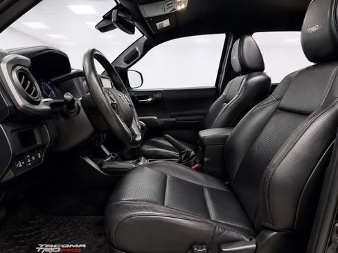 Used 2018 Toyota Tacoma TRD Pro AWD/4WD image 19