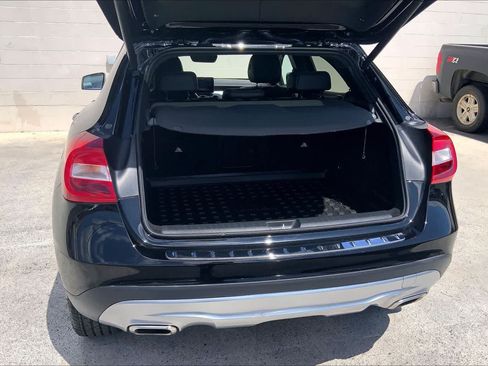 Used 2017 Mercedes-Benz GLA 250 image 18