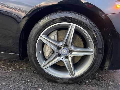 Used 2017 Mercedes-Benz E 300 4MATIC image 41