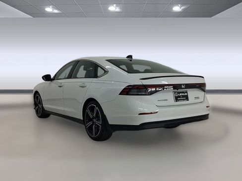 Used 2023 Honda Accord Sport image 3