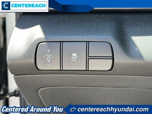 Used 2025 Hyundai Elantra Sport FWD image 15