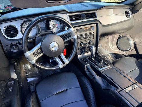 Used 2013 Ford Mustang GT Premium image 16