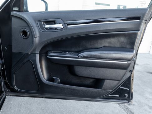 Used 2021 Chrysler 300 S image 17