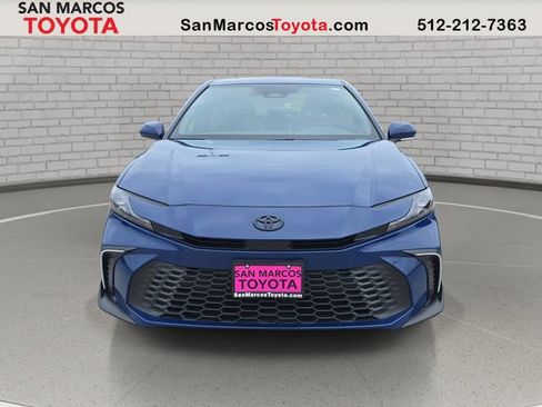 Used 2025 Toyota Camry SE image 2