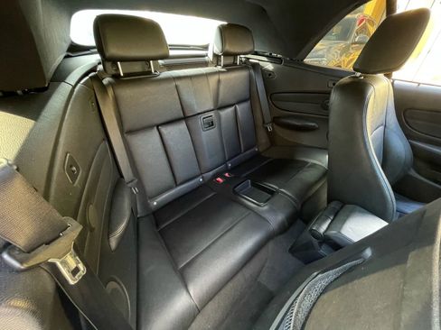 Used 2013 BMW 135i Convertible image 31