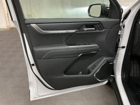 New 2026 GMC Acadia Elevation w/ Elevation Premium Package AWD/4WD image 27