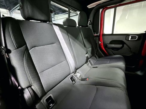 Used 2020 Jeep Gladiator Sport image 37