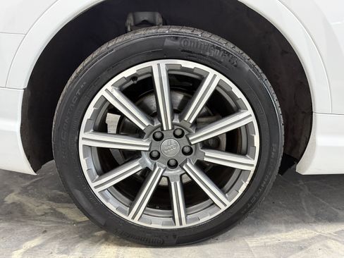 Used 2017 Audi Q7 3.0T Premium Plus w/ Premium Plus Package image 37