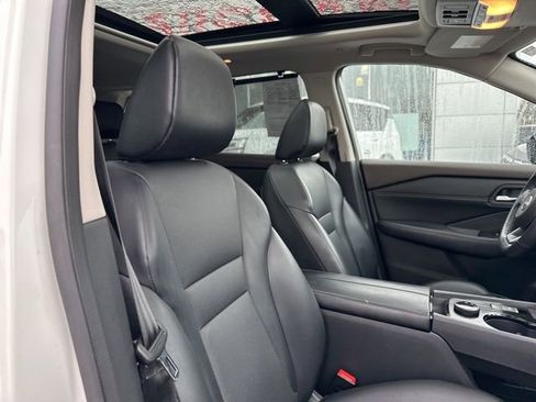 Certified 2023 Nissan Rogue SV w/ SV Premium B Package image 17