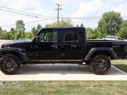 New 2025 Jeep Gladiator Sport image 28