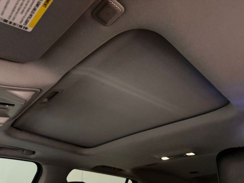 Used 2016 Cadillac Escalade Luxury RWD image 13