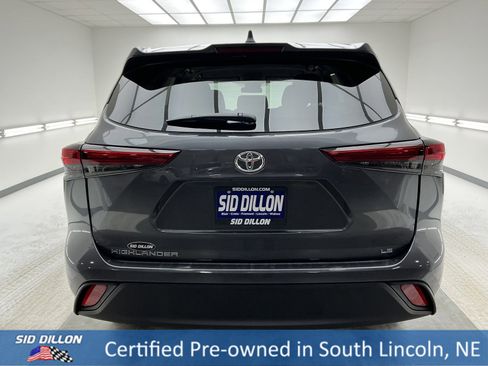 Used 2023 Toyota Highlander LE image 5
