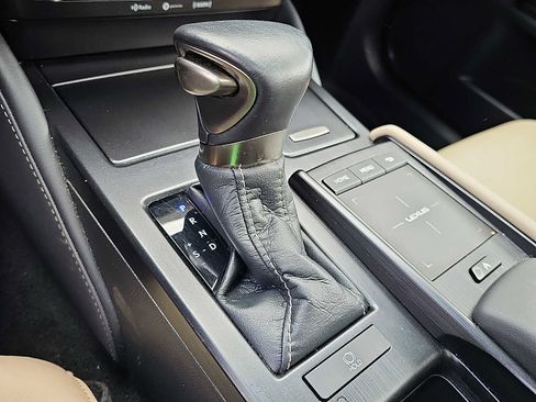Used 2021 Lexus ES 350 w/ Premium Package FWD image 16