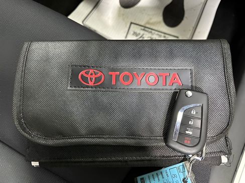 Used 2023 Toyota Corolla LE image 28