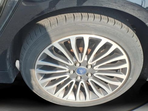 Used 2017 Ford Fusion Titanium FWD image 10